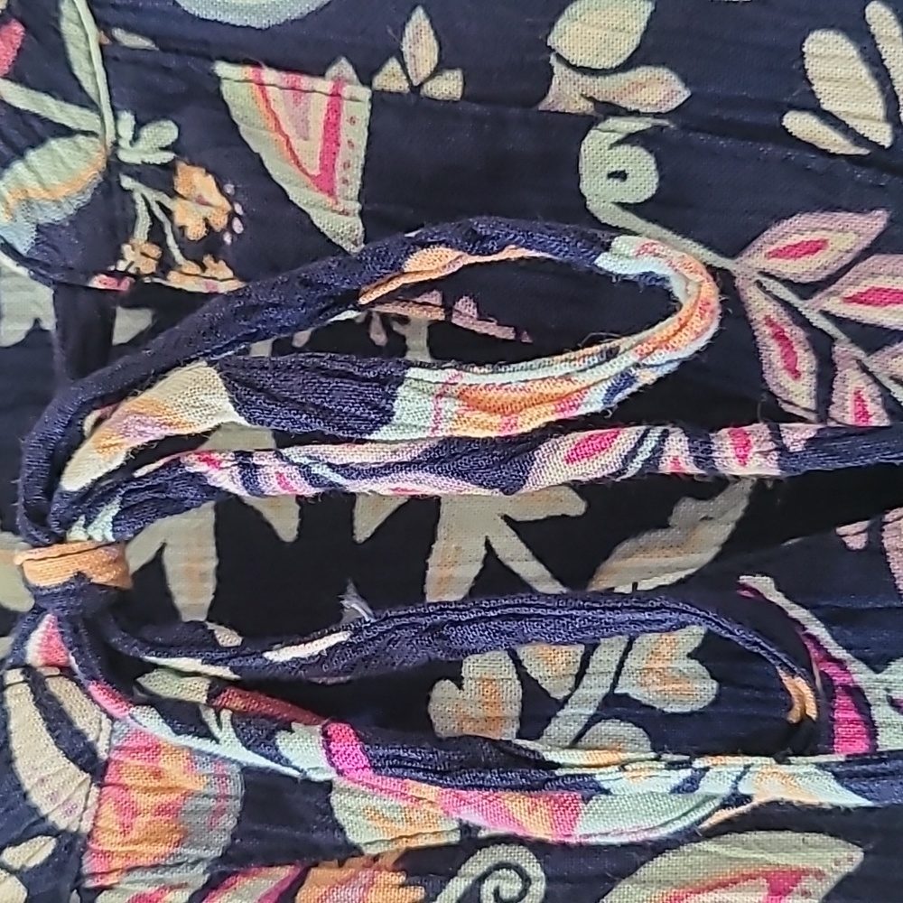CROFT AND BARROW WOMENS BLUE AND PINK FLORAL SLEEVELESS SUMMER TOP SIZE LARGE - Picture 5 of 15